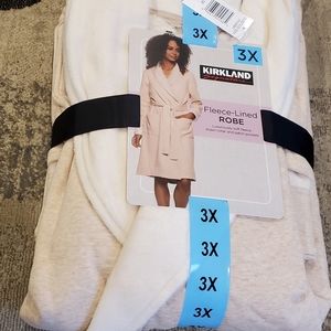 Kirkland Signature Ladies' Fleece Lined Robe 3x
